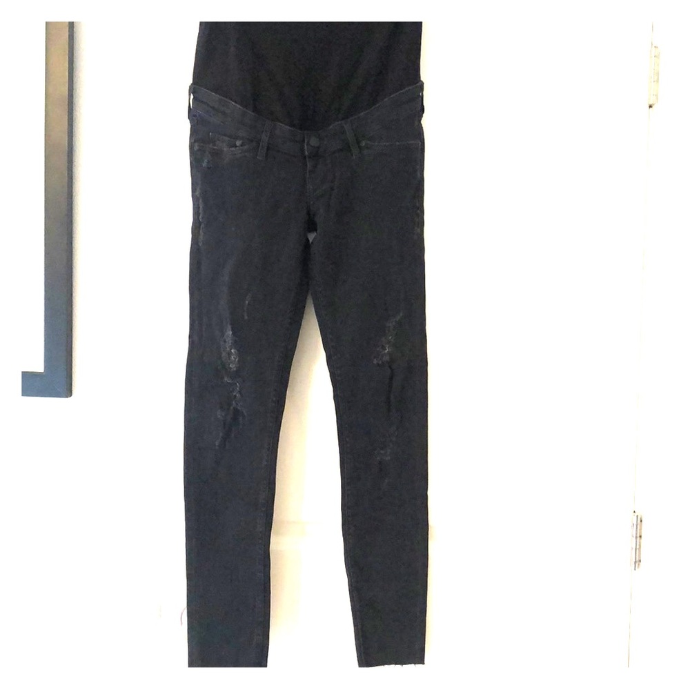 Distressed maternity jeans